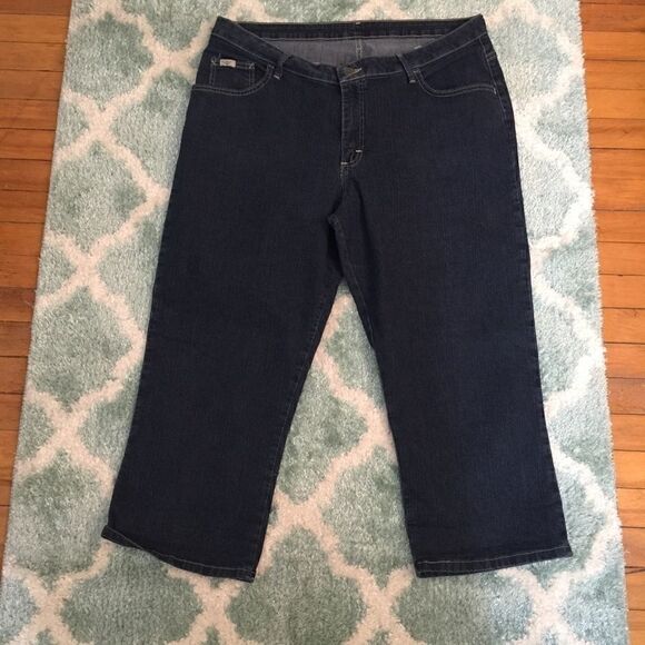 Lee Riders Plus size stretch Jean capris - Picture 4 of 4